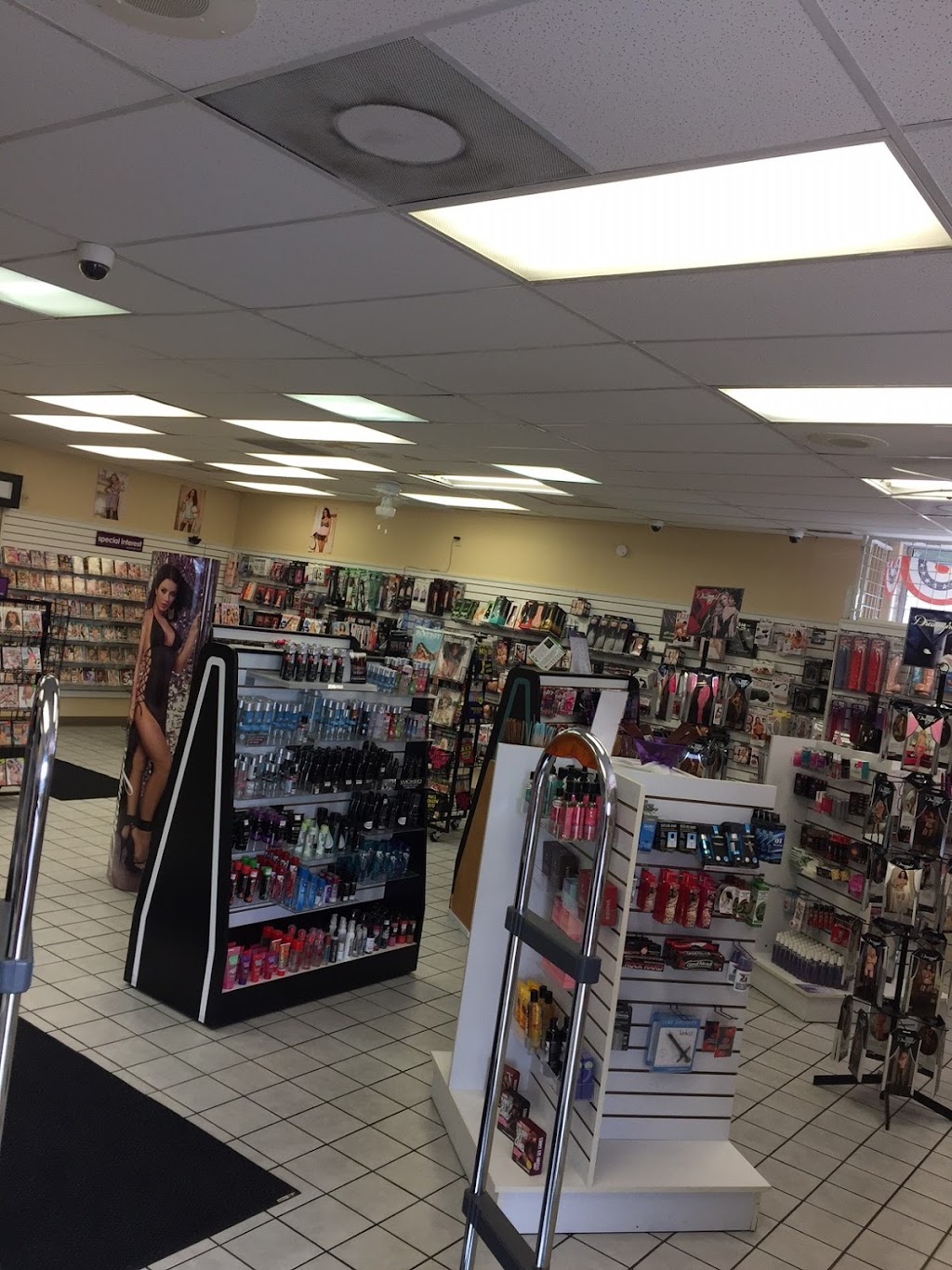 Adultmart | 292 West Ave, Tallmadge, OH 44278, USA | Phone: (330) 633-1101