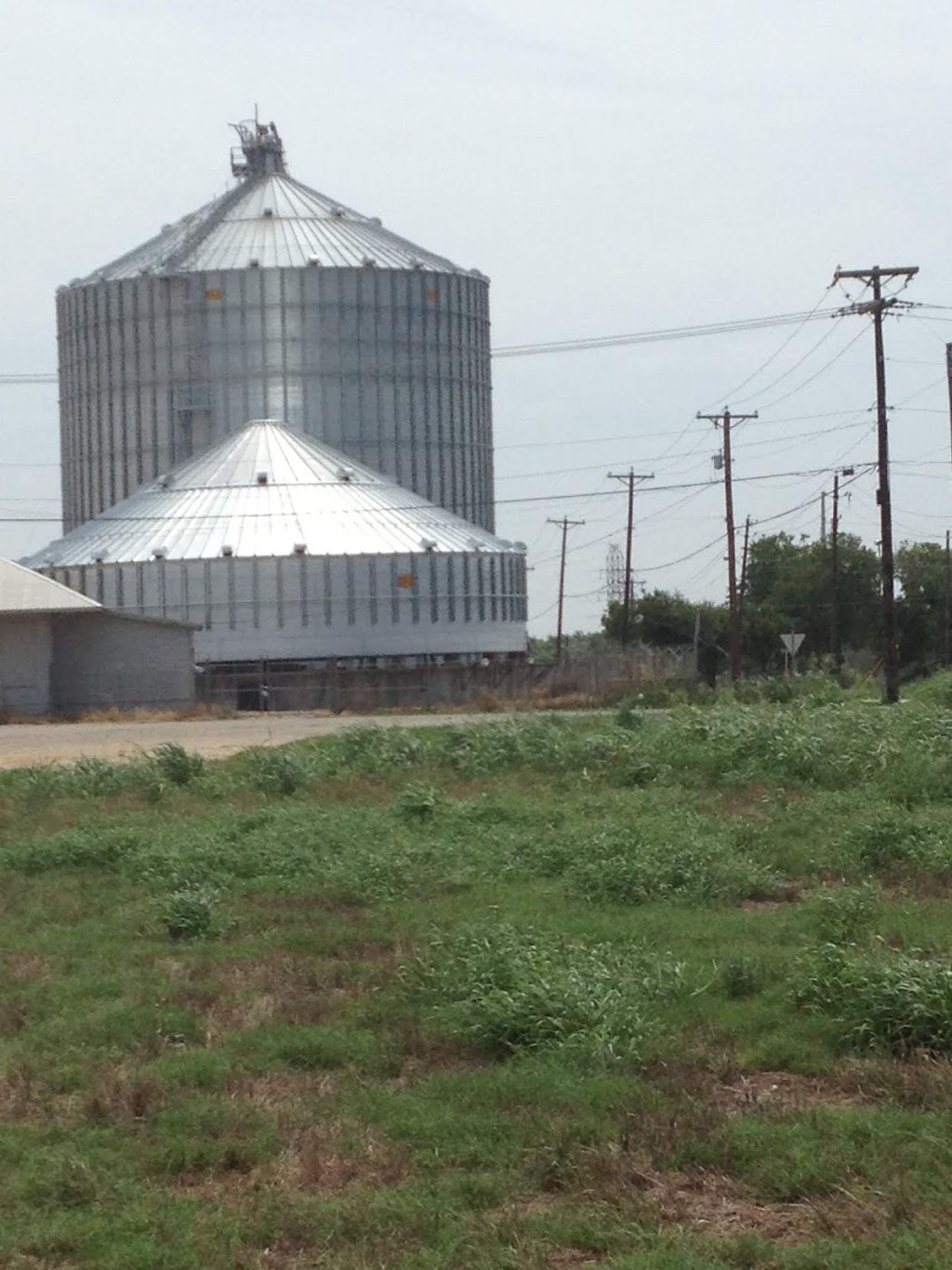 Williamson County Grain Inc | 213 S Robinson St, Taylor, TX 76574 | Phone: (512) 352-6359