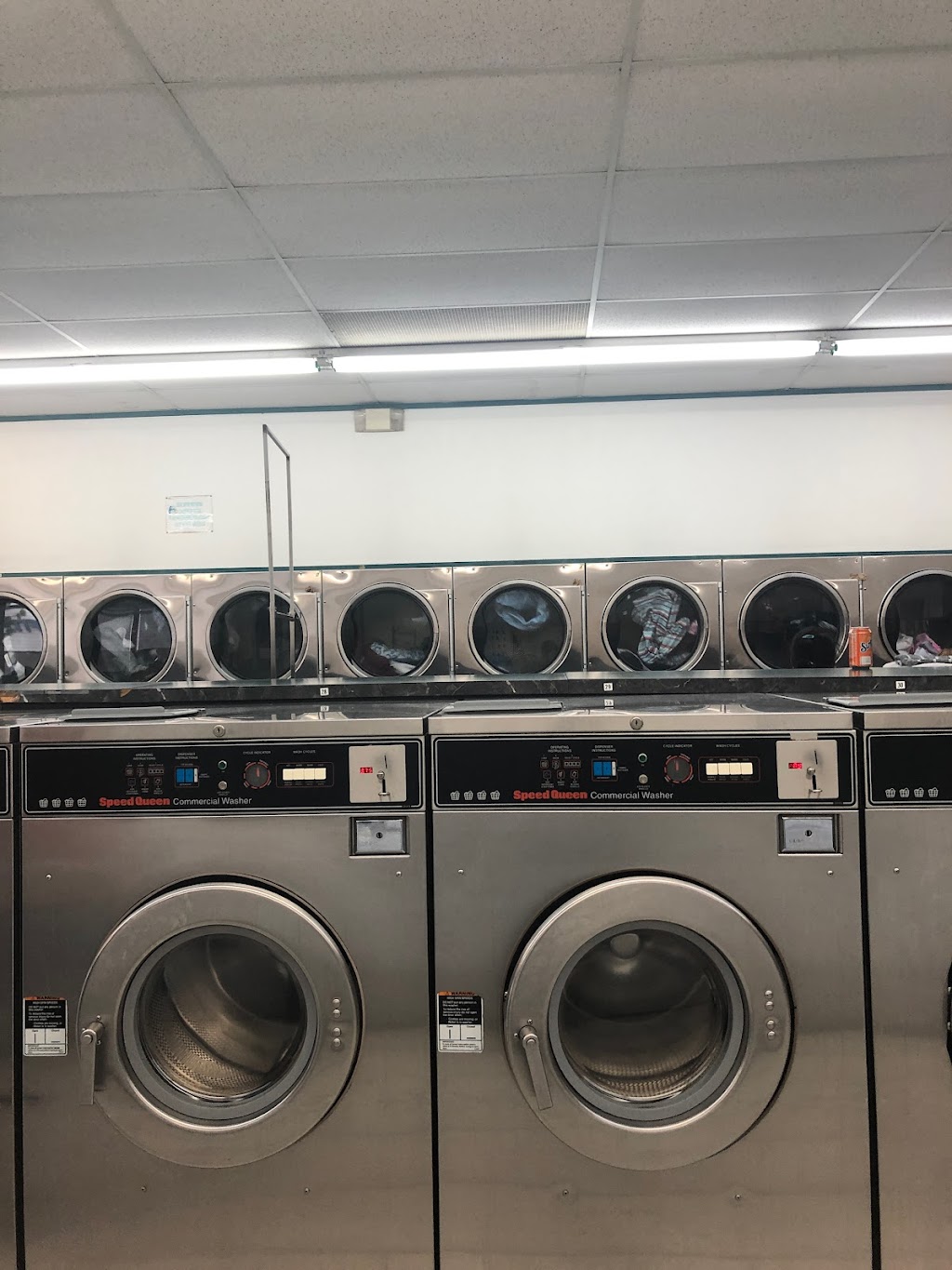 Lucky Coin Laundry | 9802 Central Ave, Montclair, CA 91763, USA | Phone: (909) 399-3669