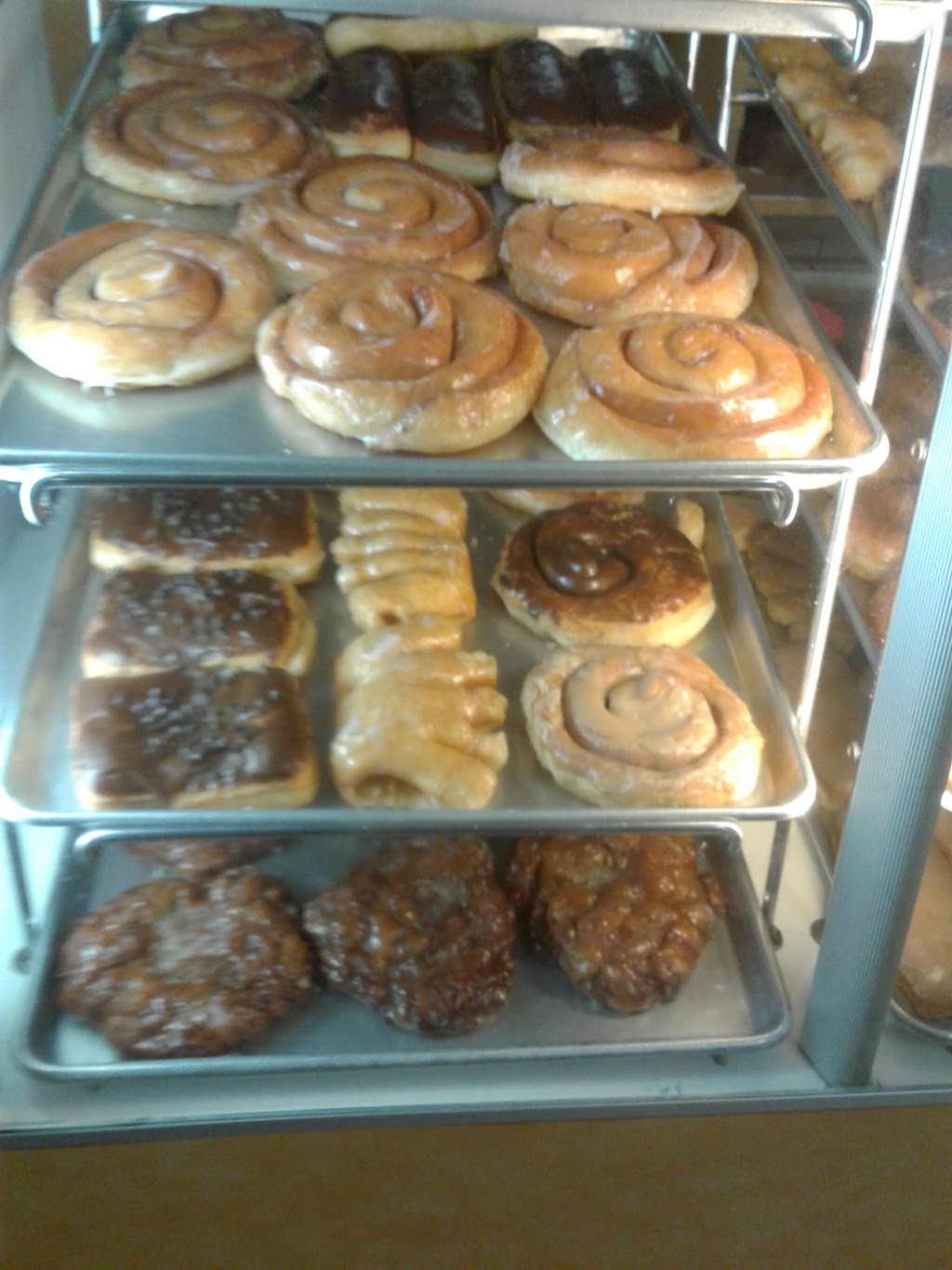 Pams Donuts & Ice Cream (Hemet) | 115 E Stetson Ave, Hemet, CA 92543, USA | Phone: (951) 658-7888