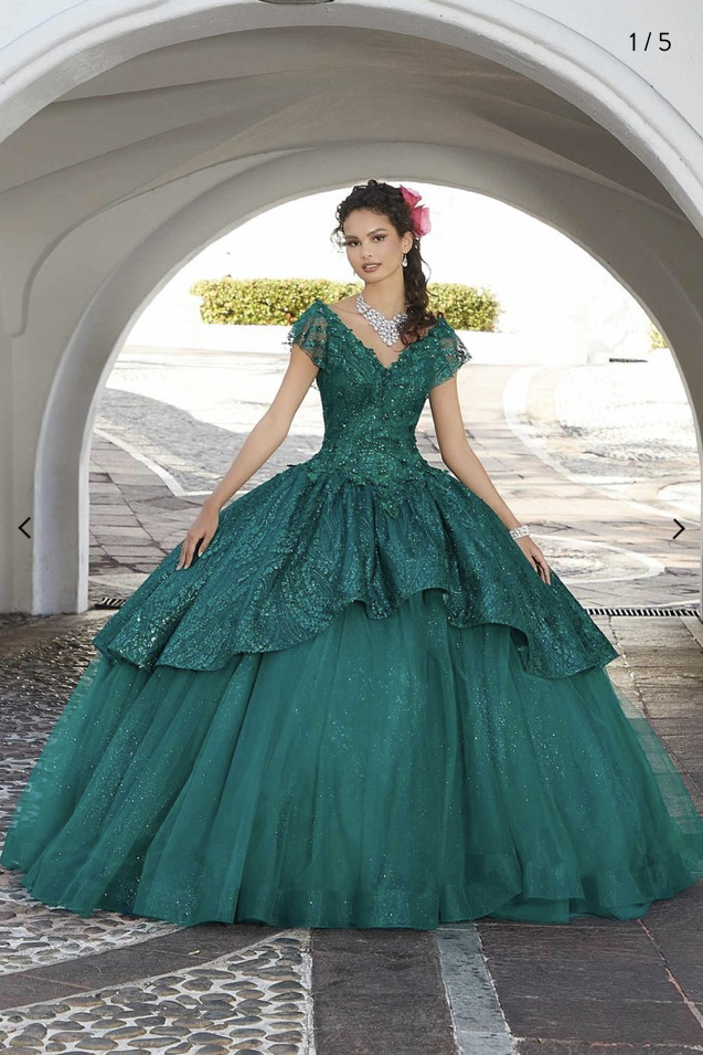 Casa Grande Quinceañera & Formalwear | 3220 Dixie Hwy A, Fairfield, OH 45014, USA | Phone: (513) 816-7563