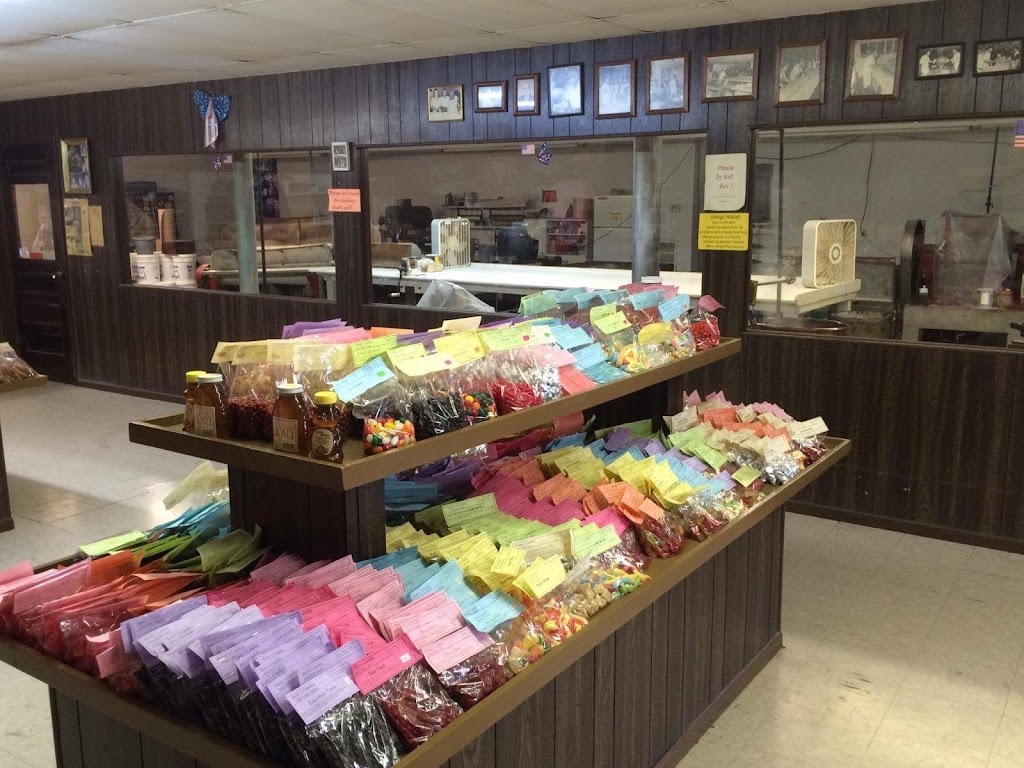 Henrys Candy Co | 21172 Highway K15 , Dexter, KS 67038, Dexter, KS 67038, USA | Phone: (620) 876-5423