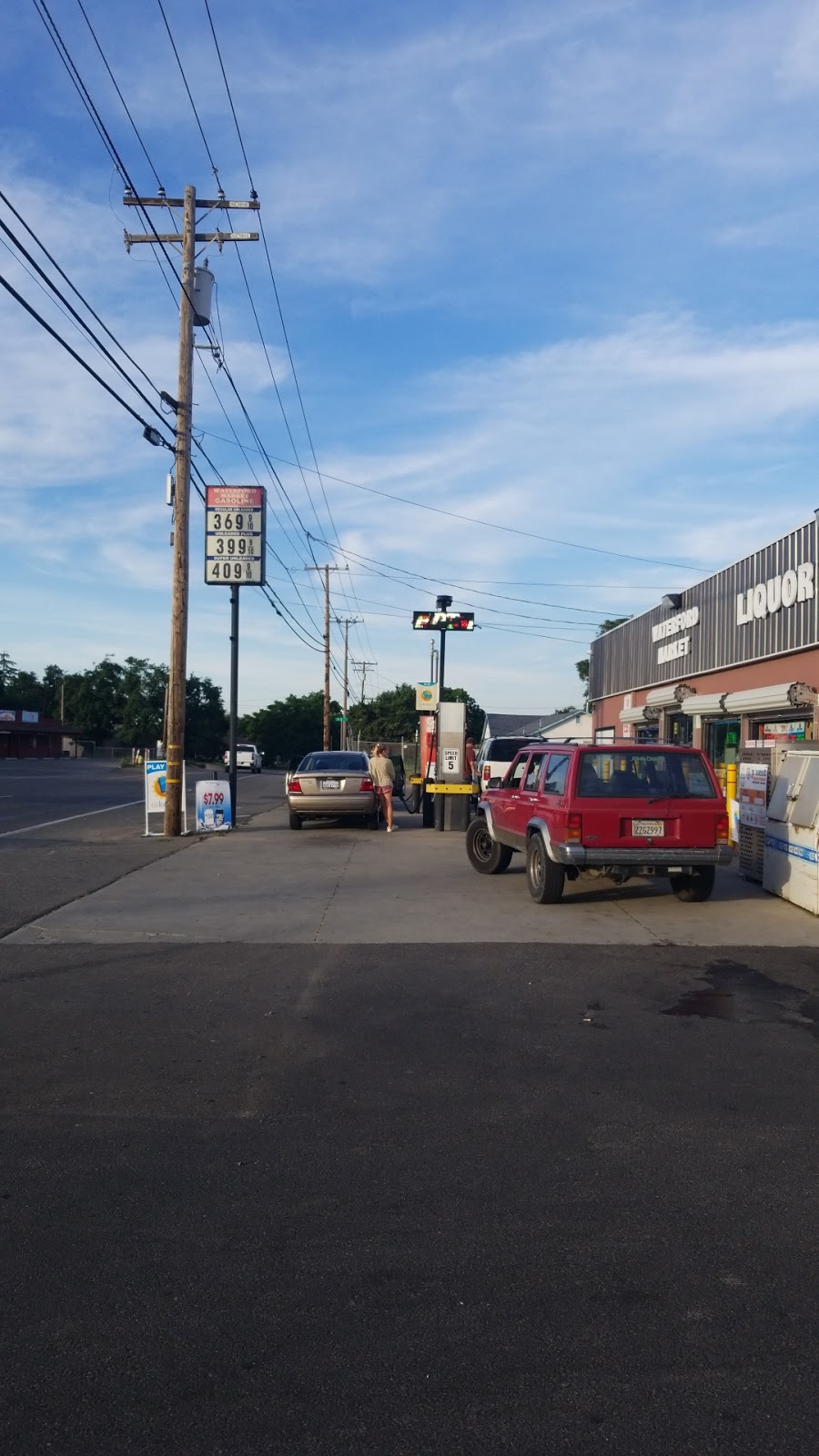 Waterford Market and gasoline | 12828 Yosemite Blvd, Waterford, CA 95386, USA | Phone: (209) 874-2880