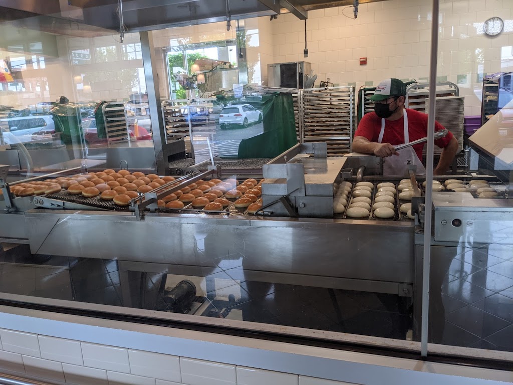 Krispy Kreme | 1900 1st Ave S, Seattle, WA 98134, USA | Phone: (206) 625-1554