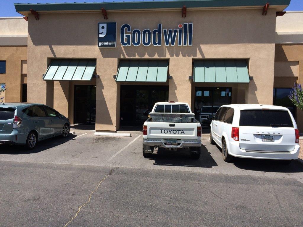 Goodwill Thrift Store and Donation Center | 718 W Calle Arroyo Sur, Green Valley, AZ 85614, USA | Phone: (520) 618-0198