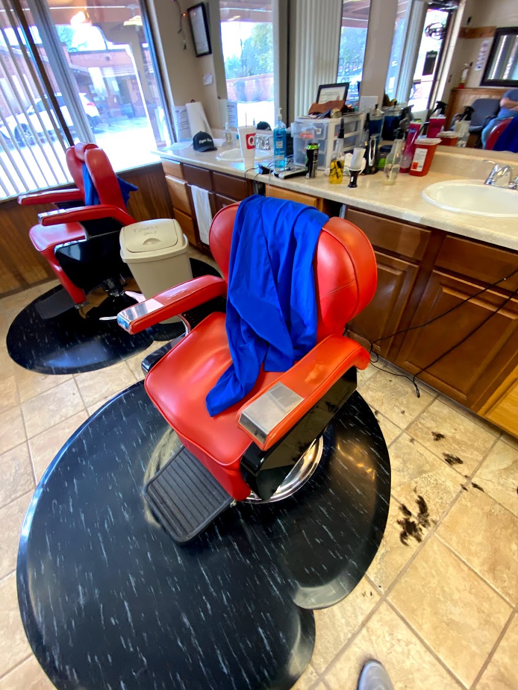 Angelos Barber Shop | 607 S Gilbert Rd, Gilbert, AZ 85296, USA | Phone: (480) 545-6150