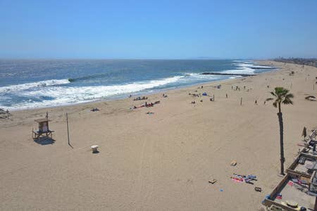Beach House Rentals! HappiTravels Your Home by the Sea! | 131 45th St, Newport Beach, CA 92663, USA | Phone: (909) 489-6735