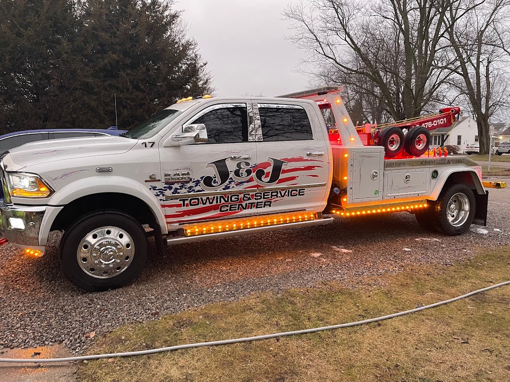 J&J Towing & Service Center | 4245 W Alexis Rd, Toledo, OH 43623, USA | Phone: (419) 475-5566