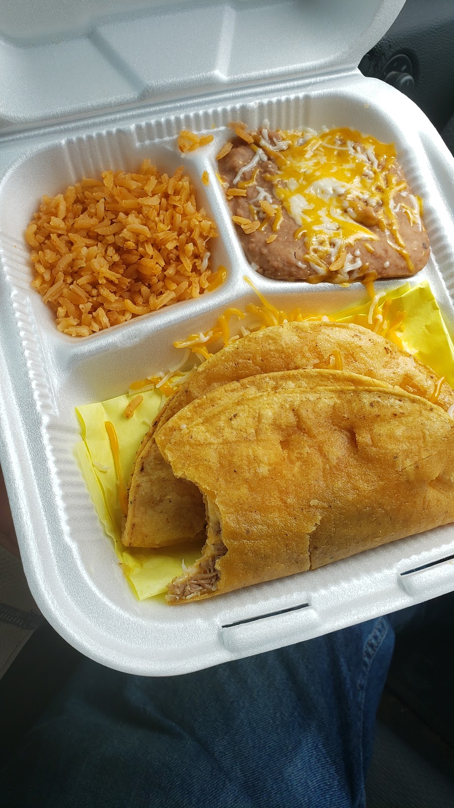 Alberto’s Mexican Food | 325 Luis Estrada Rd ste. 100, Beaumont, CA 92223, USA | Phone: (951) 845-9133