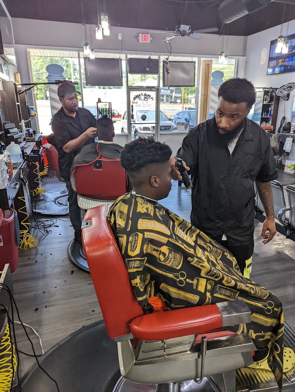 AMAZING Cuts Barber Shop | 3055 N Main St #103, Kennesaw, GA 30144, USA | Phone: (770) 572-7078