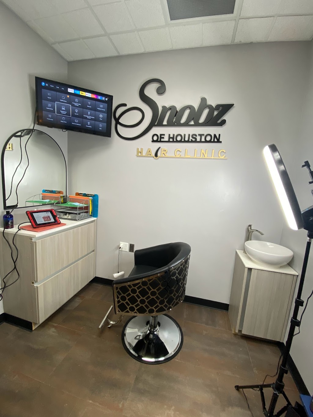 Snobz of Houston Hair Clinic | 17947 Interstate 45 N Suite 226, Studio 21, Shenandoah, TX 77385, USA | Phone: (206) 970-4247