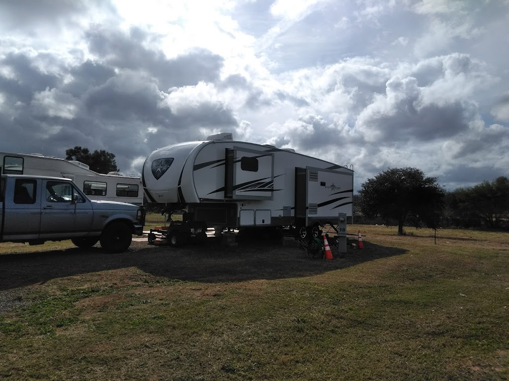 Lazy J RV Park | 1612 Railroad Street, Floresville, TX 78114, USA | Phone: (830) 391-1500