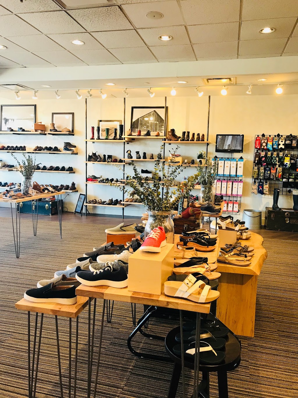 Benjamin Lovell Shoes | 525 Glen Eagle Square, Glen Mills, PA 19342, USA | Phone: (610) 358-0060