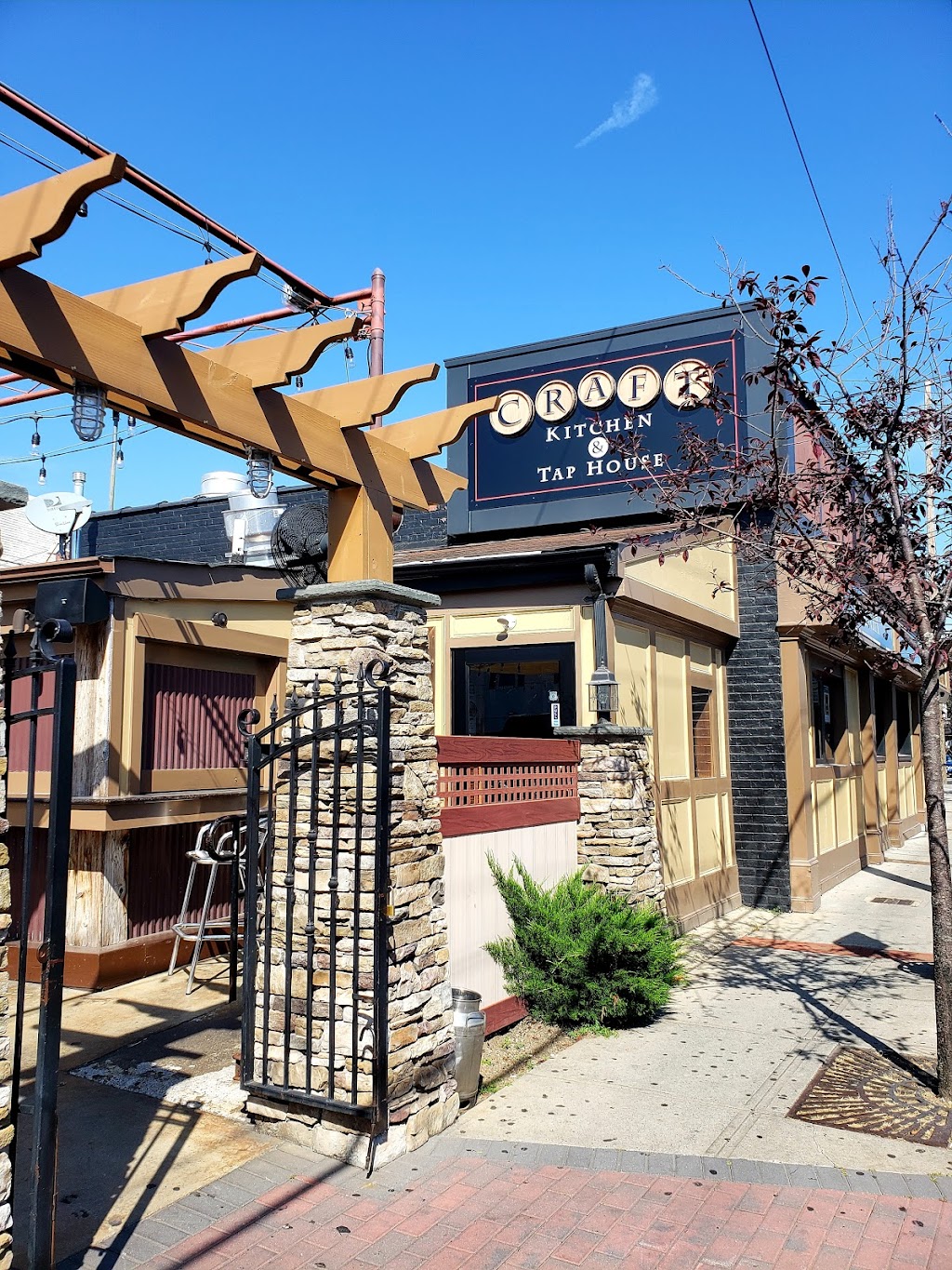 Craft Kitchen & Tap House | 44 Stauderman Ave, Lynbrook, NY 11563, USA | Phone: (516) 341-0547