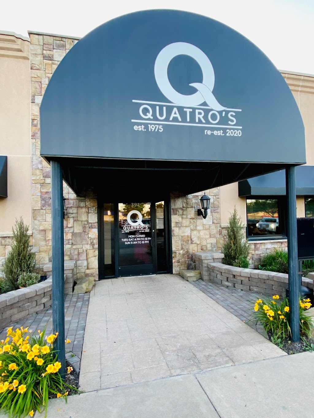 Quatros | 391 N Telegraph Rd, Monroe, MI 48162, USA | Phone: (734) 636-2550