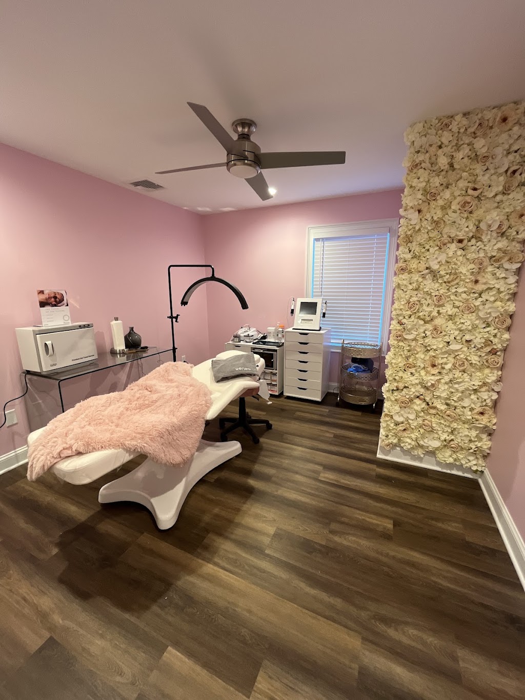 GlowDoll Skin & Aesthetics | 40 Old Country Rd Suite 2C, Middletown Township, NJ 07748, USA | Phone: (732) 693-1369