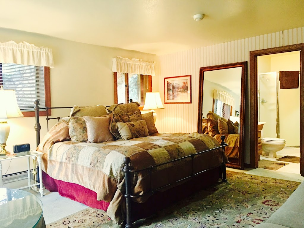 Meadow Creek Bed and Breakfast | 13438 US Hwy 285, Pine, CO 80470 | Phone: (303) 838-4167