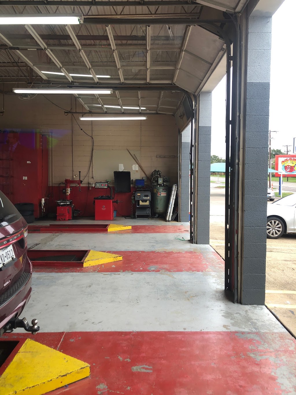 JD Garage Auto Repair & Tires Brakes | 201 Bedford Rd, Bedford, TX 76022, USA | Phone: (682) 738-3636