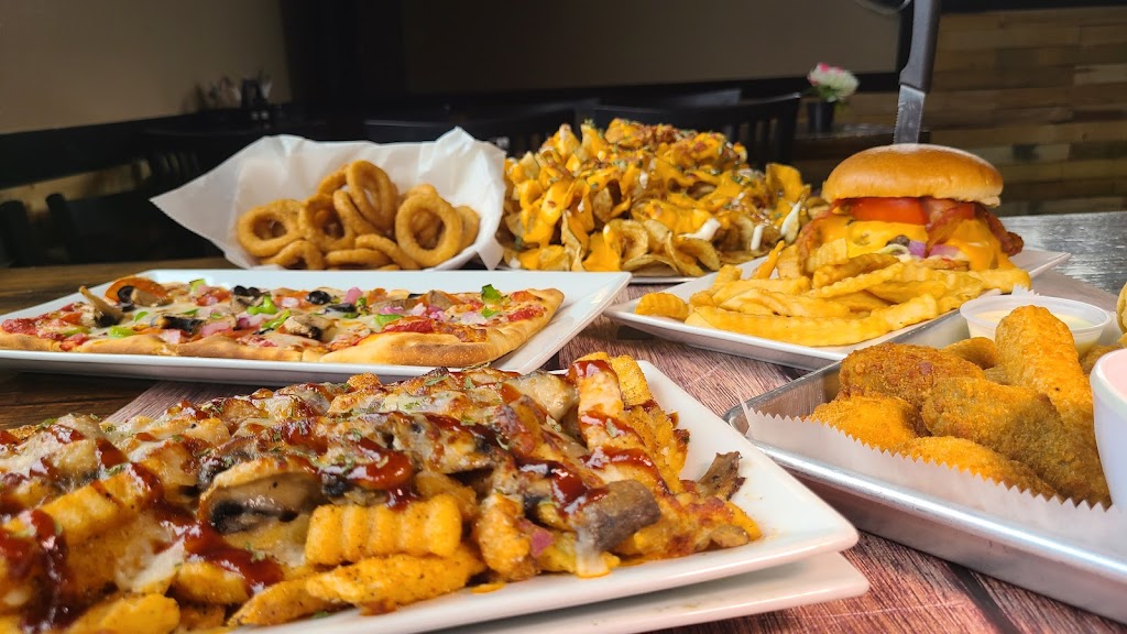 Grizzlys Bar & Grill | 1519 Oak St, Wyandotte, MI 48192, USA | Phone: (734) 708-4749