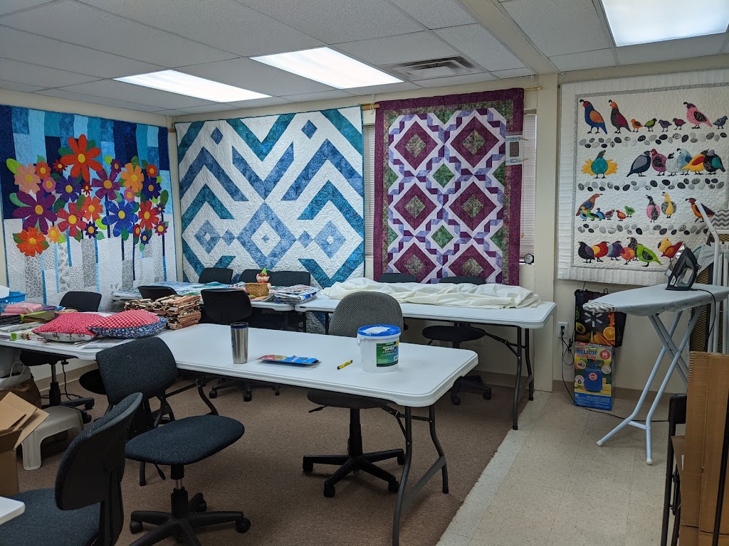 Quilting Bee Quilt Shop | 4904 Old Georgetown Rd, Georgetown, IN 47122, USA | Phone: (812) 542-1236