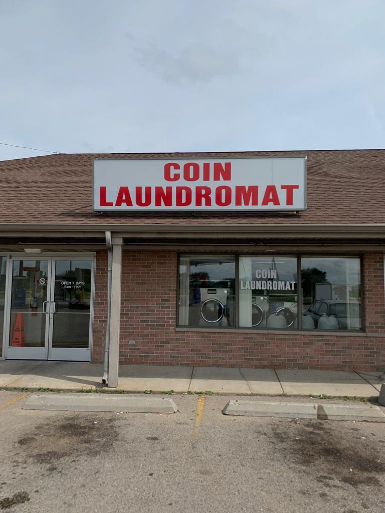Jakes Mobil / Coin Laundrament | 6501 South, US-51, Janesville, WI 53546, USA | Phone: (608) 373-0014