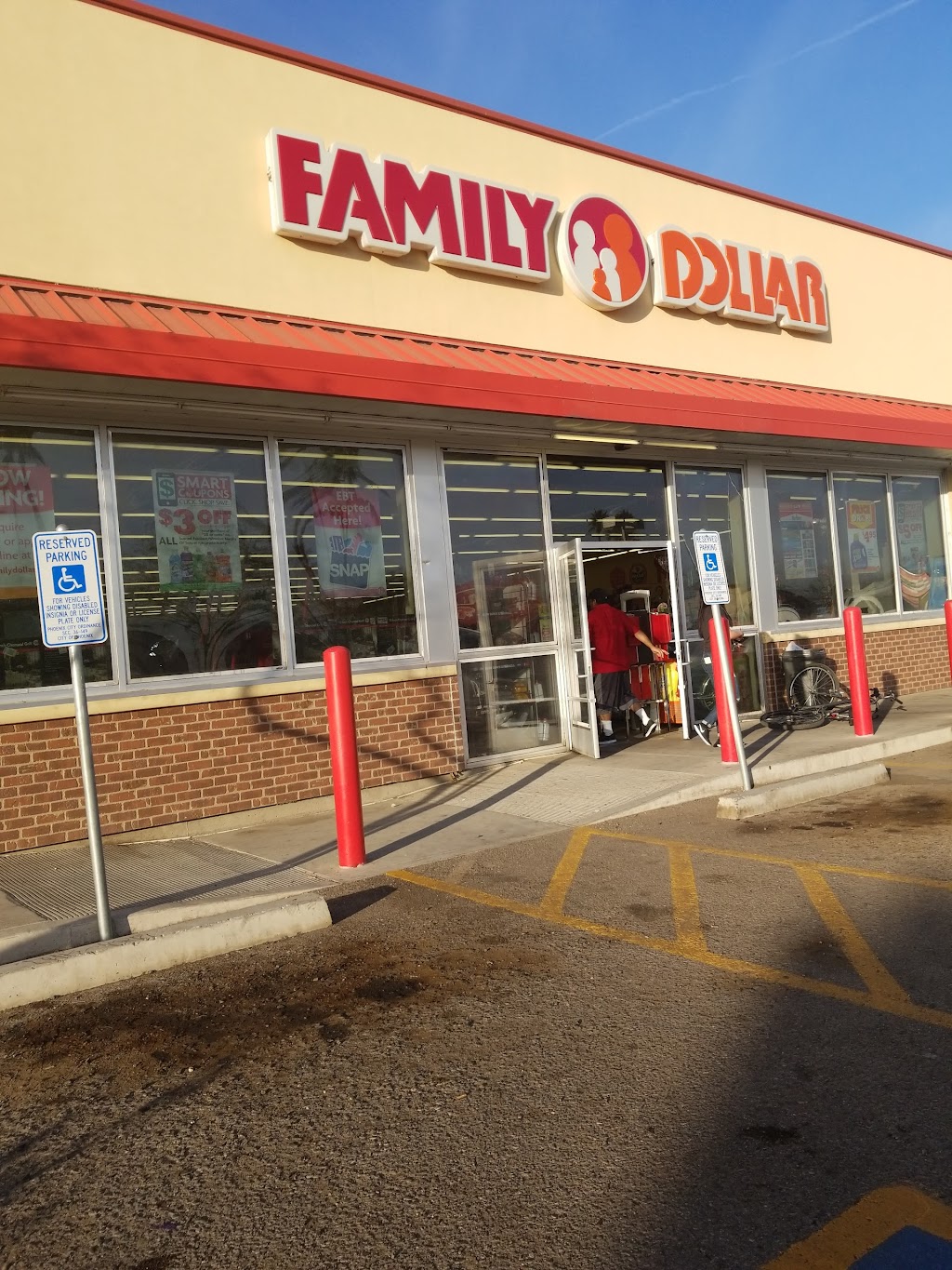 Family Dollar | 3250 W Indian School Rd, Phoenix, AZ 85017, USA | Phone: (480) 824-7173