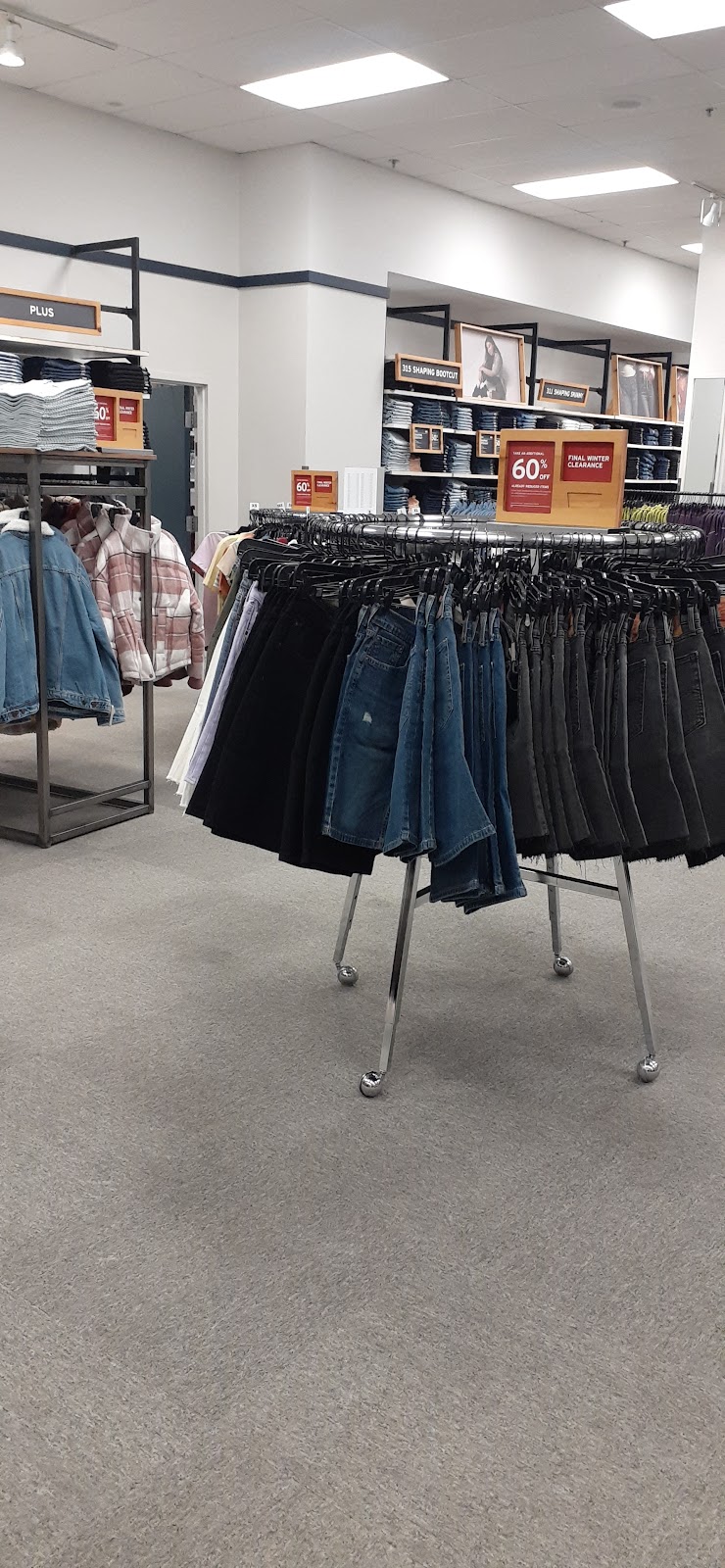 Levi’s Outlet Store | 6245 N Old 27 Space A-120, Fremont, IN 46737, USA | Phone: (260) 833-1417