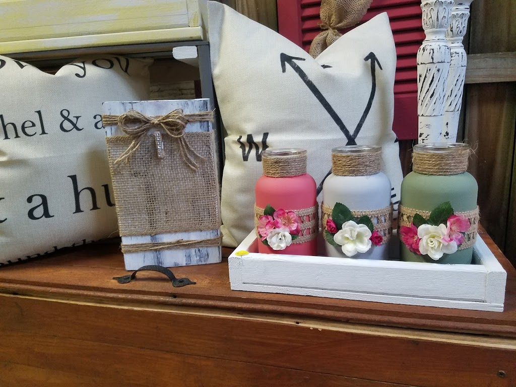 Magnolia Bells Farmhouse | 614 Pecan Park Road Booth C65, Jacksonville, FL 32218, USA | Phone: (912) 286-6811