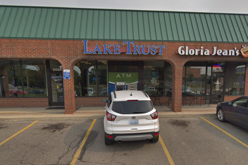 Lake Trust Credit Union | 2550 N Squirrel Rd, Auburn Hills, MI 48326, USA | Phone: (888) 267-7200