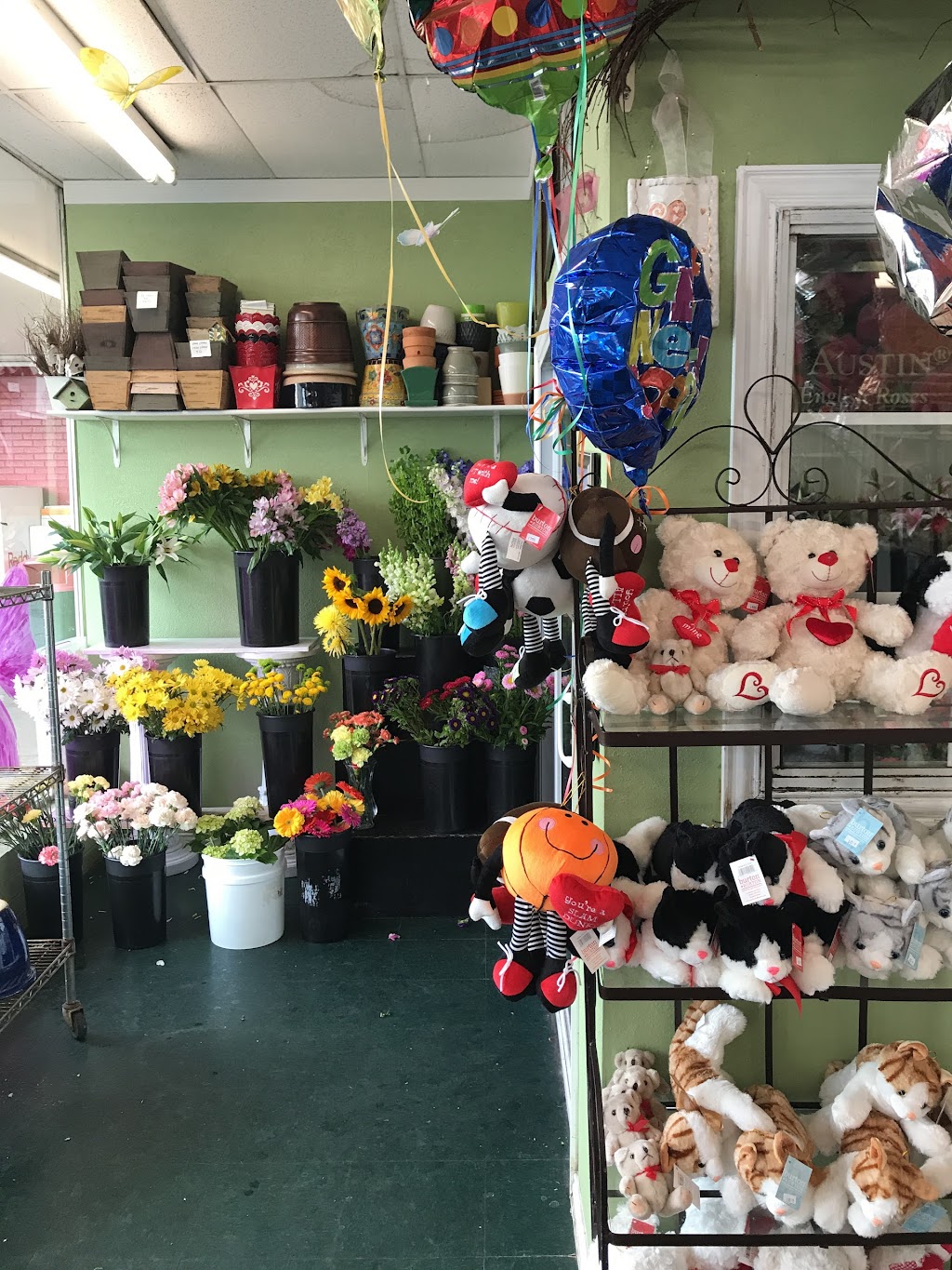 Roses & More Florist | 4724 Greenville Ave, Dallas, TX 75206, USA | Phone: (214) 361-6991