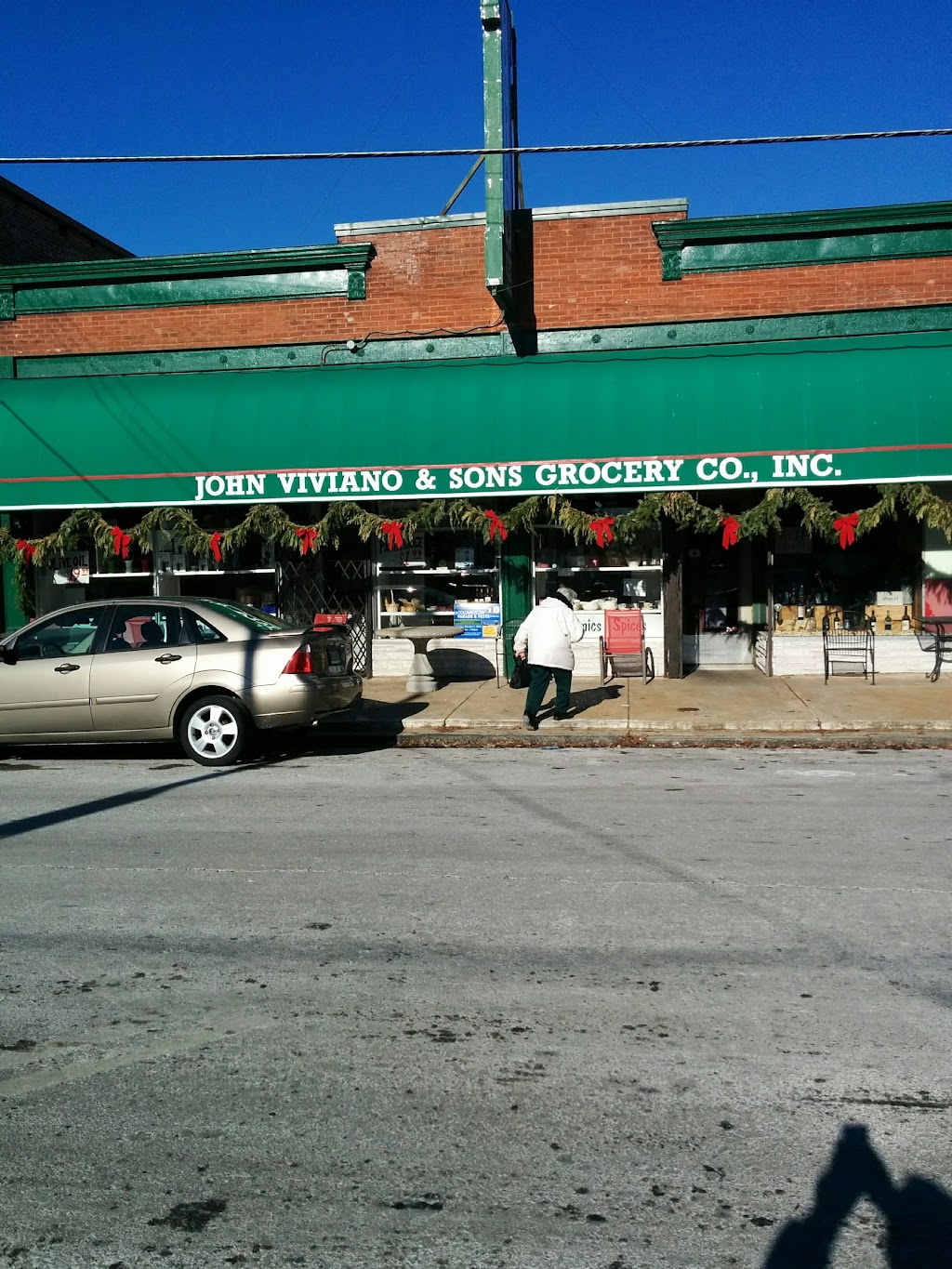 John Viviano & Sons Grocers | 5139 Shaw Ave, St. Louis, MO 63110, USA | Phone: (314) 771-5476
