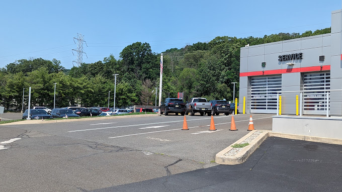 Empire Toyota of Green Brook | 220 US-22, Green Brook Township, NJ 08812, United States | Phone: (732) 658-9299