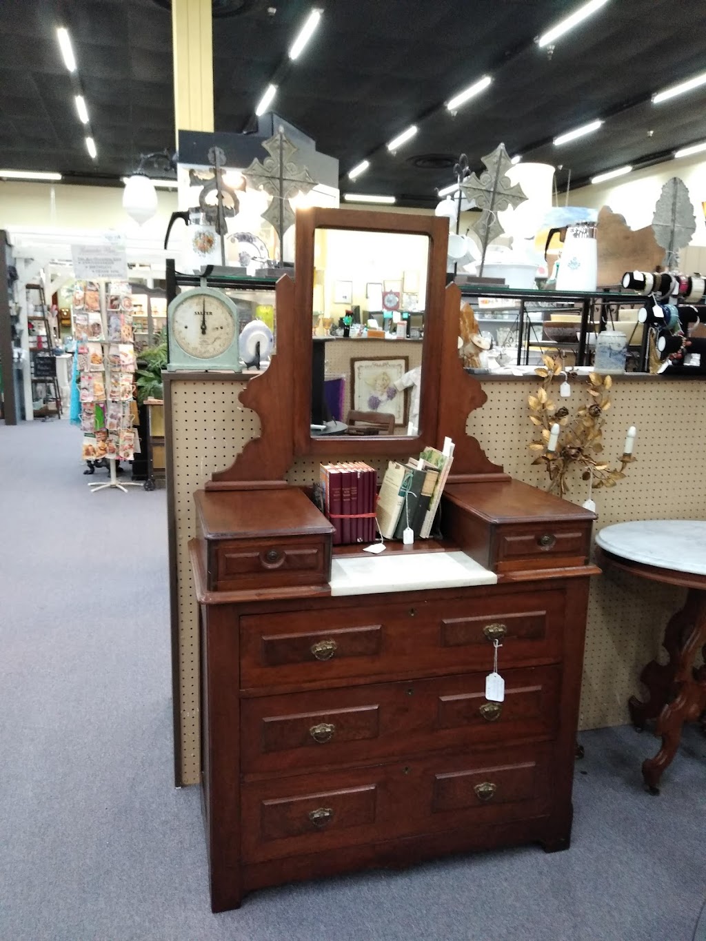 Antique Gallery | 1165 S Stemmons Fwy #128, Lewisville, TX 75067, USA | Phone: (972) 219-0474