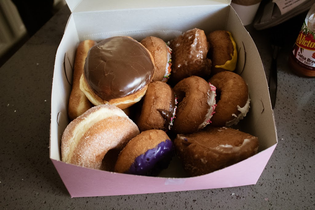 Pams Donuts & Ice Cream | 28016 Seco Canyon Rd, Santa Clarita, CA 91390, USA | Phone: (661) 297-4252
