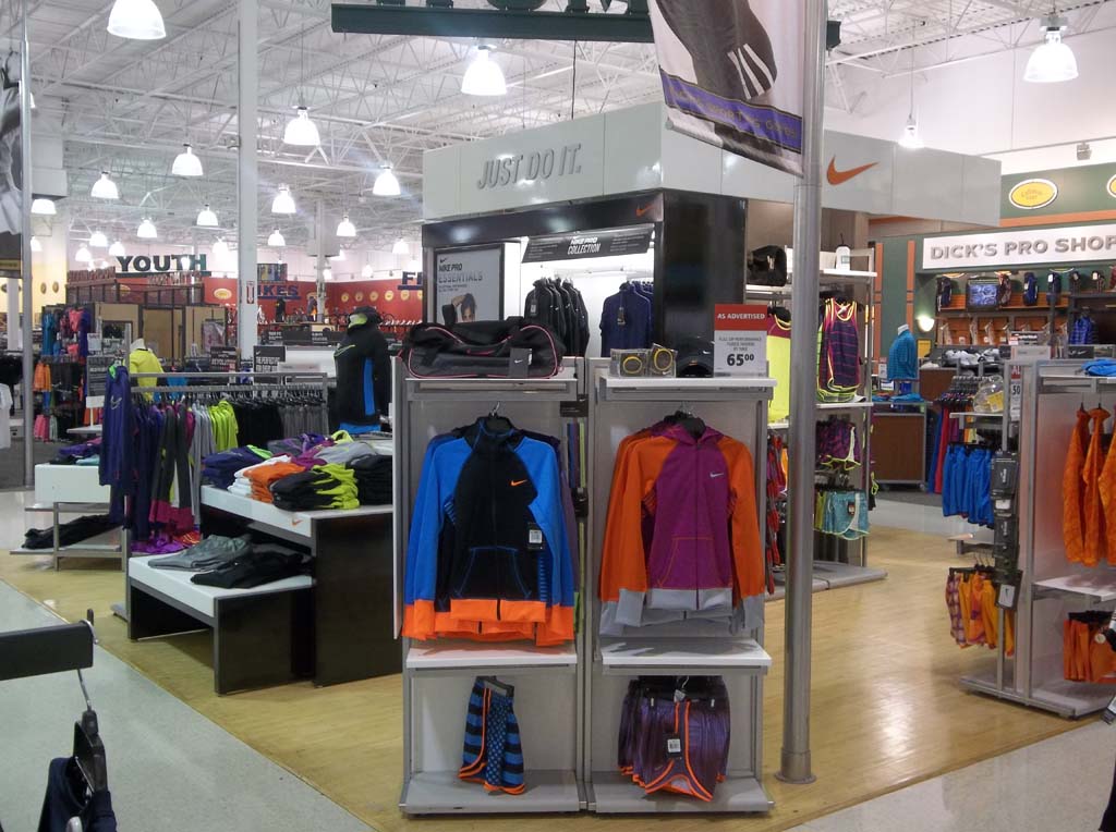 DICKS Sporting Goods | 7305 Market Pl Dr, Aurora, OH 44202, USA | Phone: (330) 562-4200