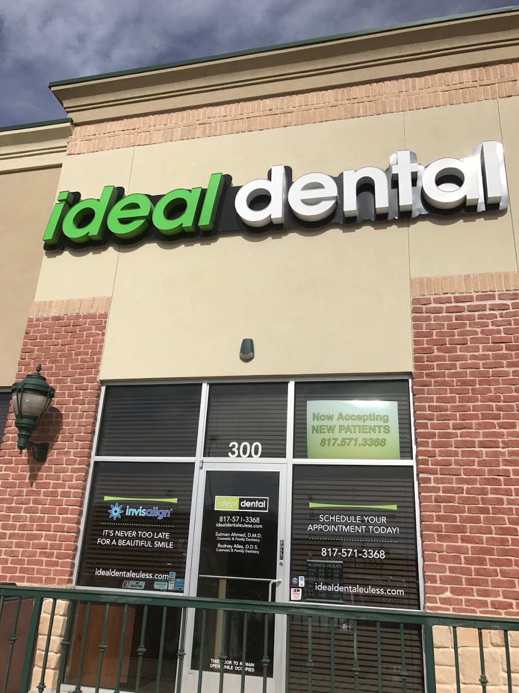 Ideal Dental Euless - dentist  | Photo 9 of 10 | Address: 3010 TX-121 Ste 300, Euless, TX 76039, USA | Phone: (817) 571-3368