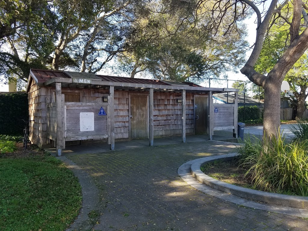 Twin Lakes County Park | 520 7th Ave, Santa Cruz, CA 95062, USA | Phone: (831) 454-7901