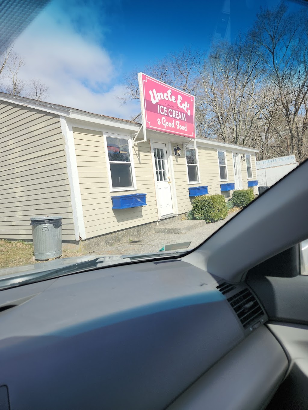 Uncle Eds Front Porch | 116 Winthrop St, Rehoboth, MA 02769, USA | Phone: (508) 252-4444