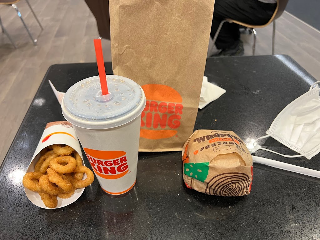 Burger King | OHare International Airport, International Terminal 5, Concourse M Gate M7, Chicago, IL 60666, USA | Phone: (847) 903-0350