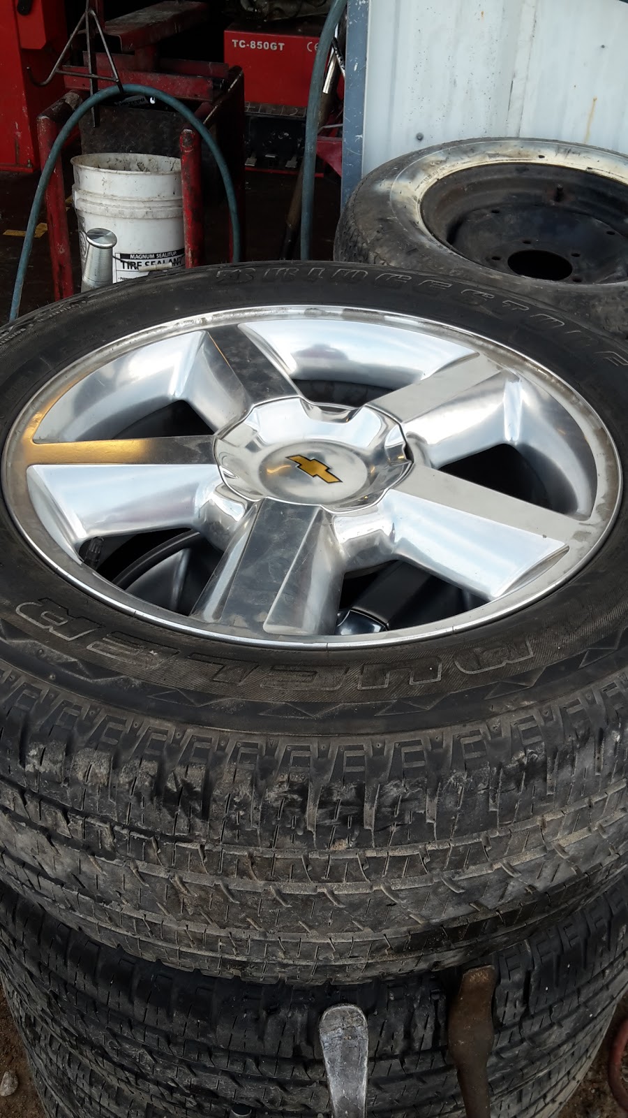 Ruiz Tire Shop | 2611 Sunrise Bay Ct, Granbury, TX 76048, USA | Phone: (817) 579-8113