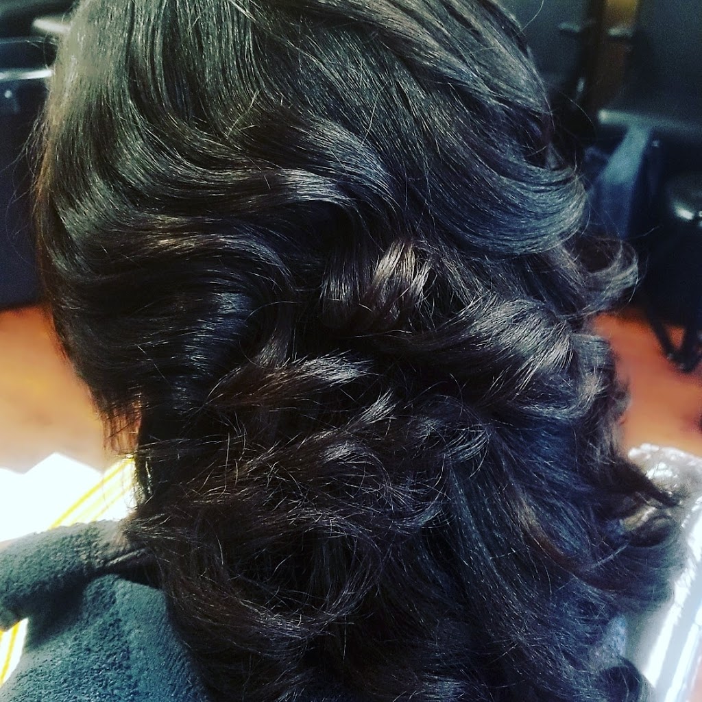 A Womans Worth Hair Studio | 7809 Temple Terrace Hwy, Tampa, FL 33637, USA | Phone: (813) 374-0361