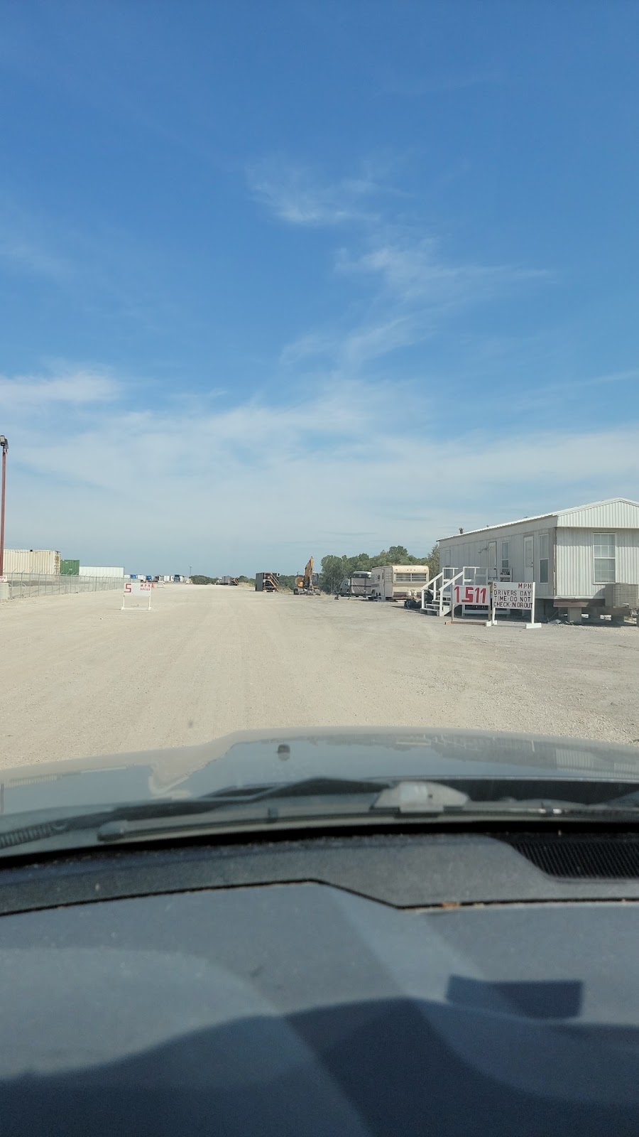 Semi-Stow: Truck Parking and Trailer Storage | 1511 Fulghum Rd, Hutchins, TX 75141, USA | Phone: (972) 430-8285