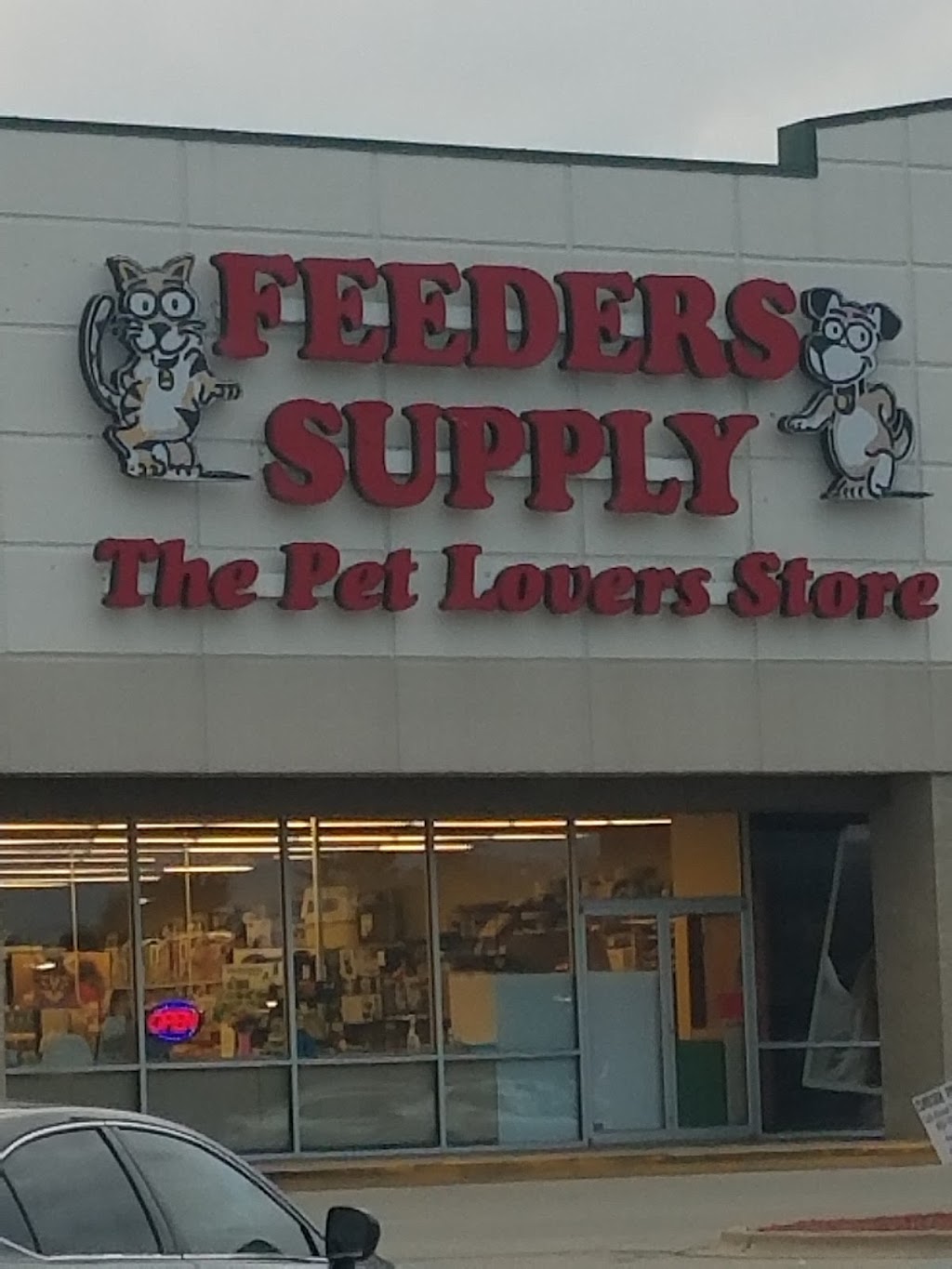 Feeders Pet Supply | 2363 IN-135 #100, Corydon, IN 47112, USA | Phone: (812) 705-5128