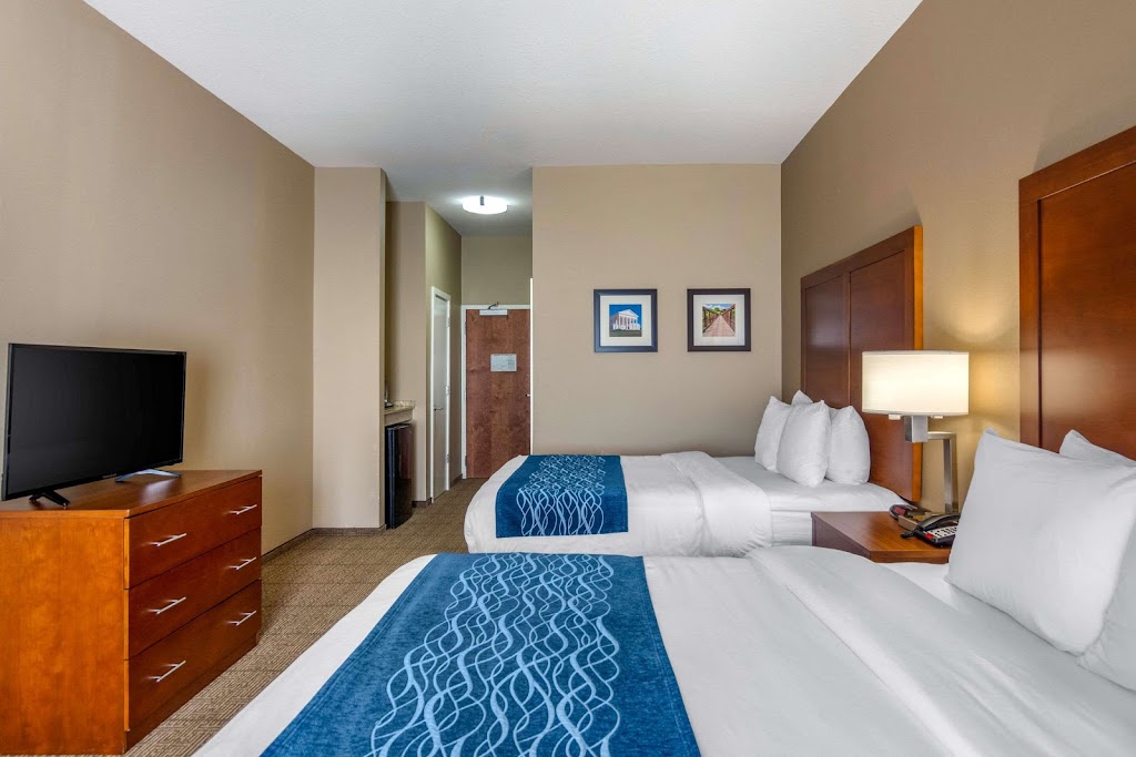 Comfort Inn South Chesterfield - Colonial Heights | 15720 Woods Edge Rd, Colonial Heights, VA 23834, USA | Phone: (804) 214-3372