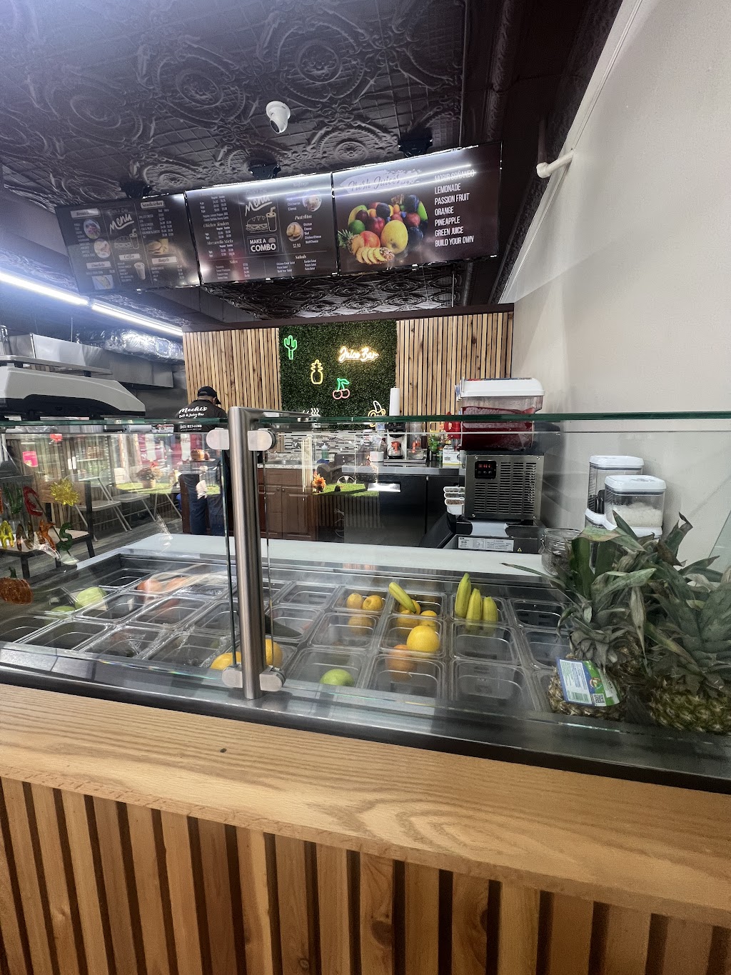 Mechis Deli & Juice Bar | 264 NY-32, Central Valley, NY 10917, USA | Phone: (845) 827-5288