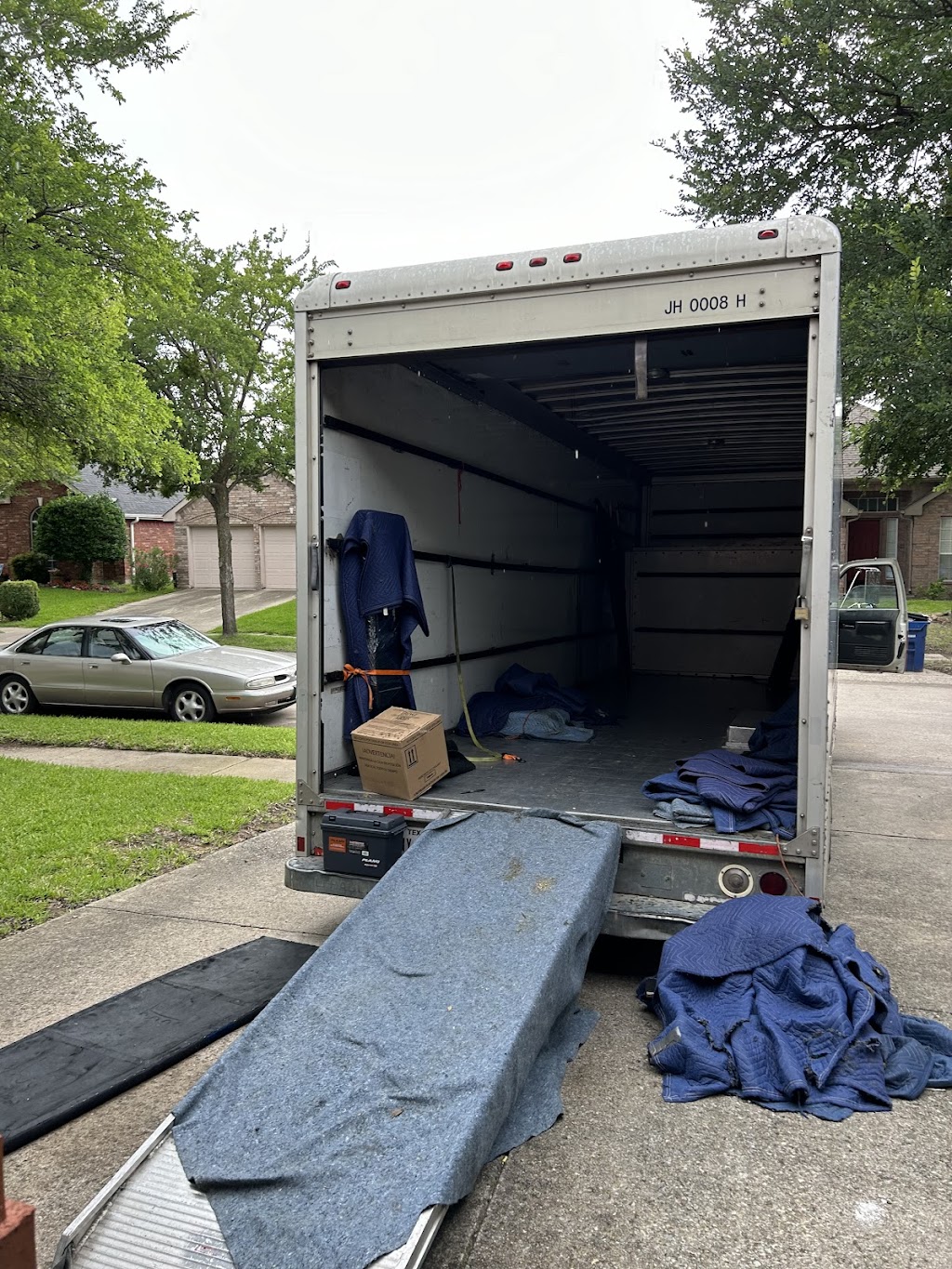 Hawkboyz Moving LLC | 2110 Orchard Trail, Garland, TX 75040, USA | Phone: (972) 400-8622