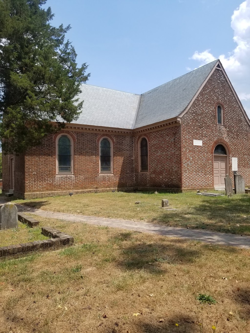 Blandford Church and Cemetery Visitors Center | 111 Rochelle Ln, Petersburg, VA 23803, USA | Phone: (804) 733-2396