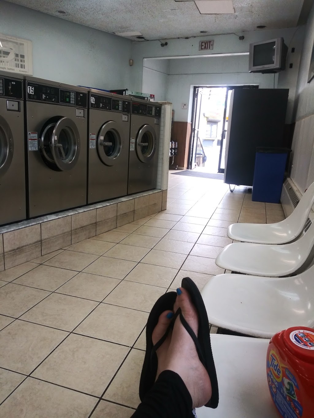 Laundra King Wash & Fold Services | 4300 Bergen Turnpike, North Bergen, NJ 07047, USA | Phone: (201) 865-7900