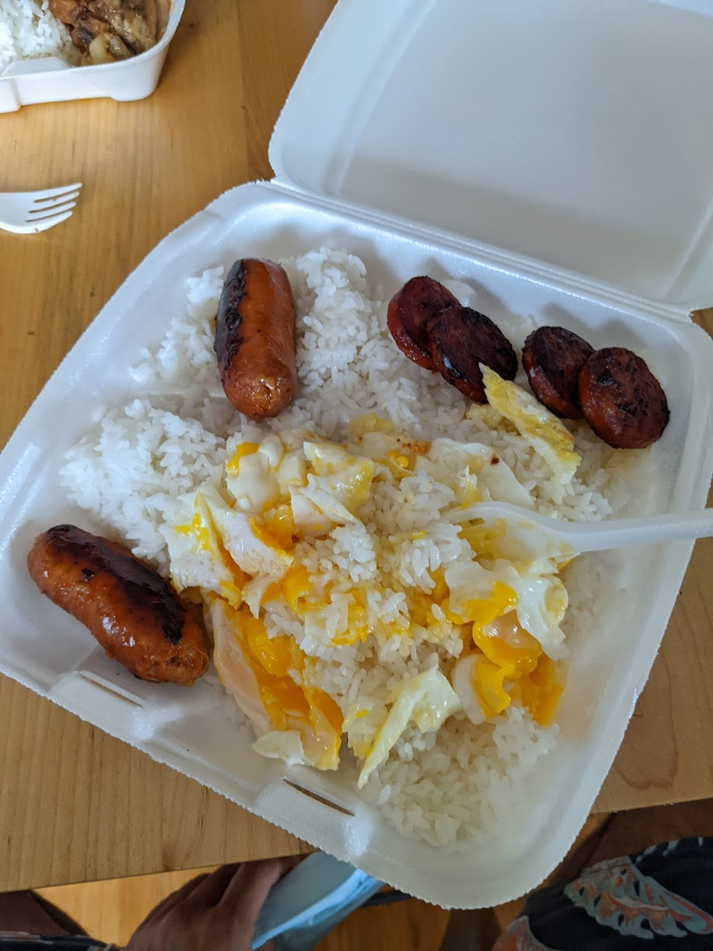 Kens In Plus Out Plate Lunch | 41-1537 Kalanianaʻole Hwy, Waimanalo, HI 96795 | Phone: (808) 259-8900