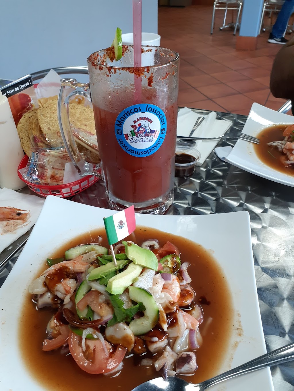 Mariscos los socios | 404 S Vine Ave, Ontario, CA 91762, USA | Phone: (909) 906-2030